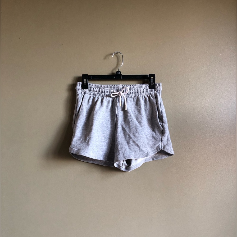 H&M Women Grey Cotton Jogger Active Shorts Size Small